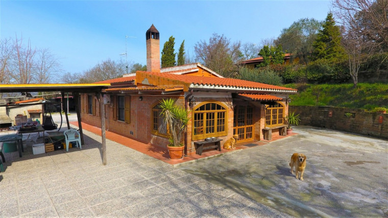 Casa di campagna singola