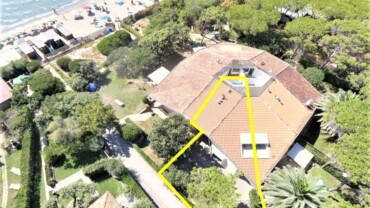 Porzione di villa con giardino a 20m dal mare- L58
