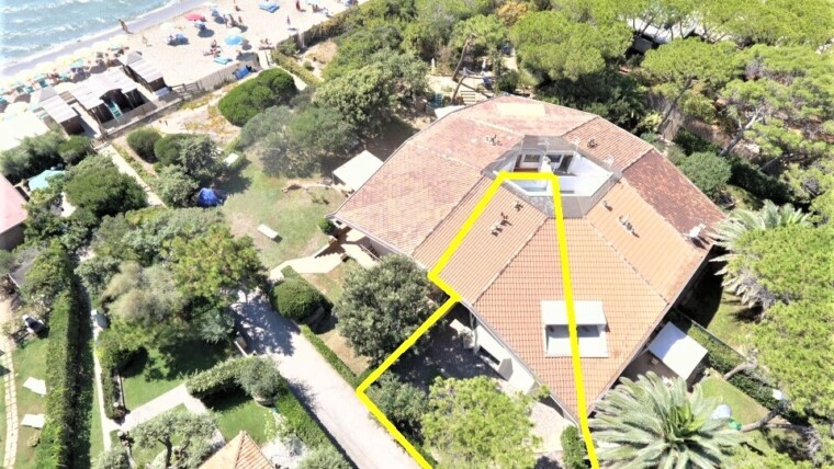 Porzione di villa con giardino a 20m dal mare- L58