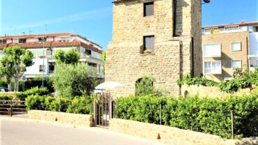 Caratteristica torre con giardino e posto auto- L5